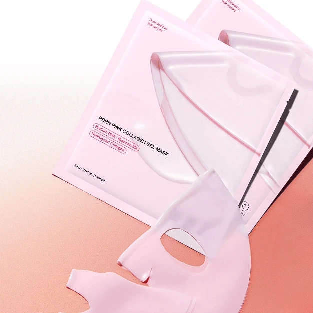 Maschera viso aderente ai contorni del volto durante il trattamento